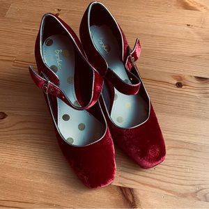 🚨3/20🚨 Boden, red velvet block heels with strap, sz 38